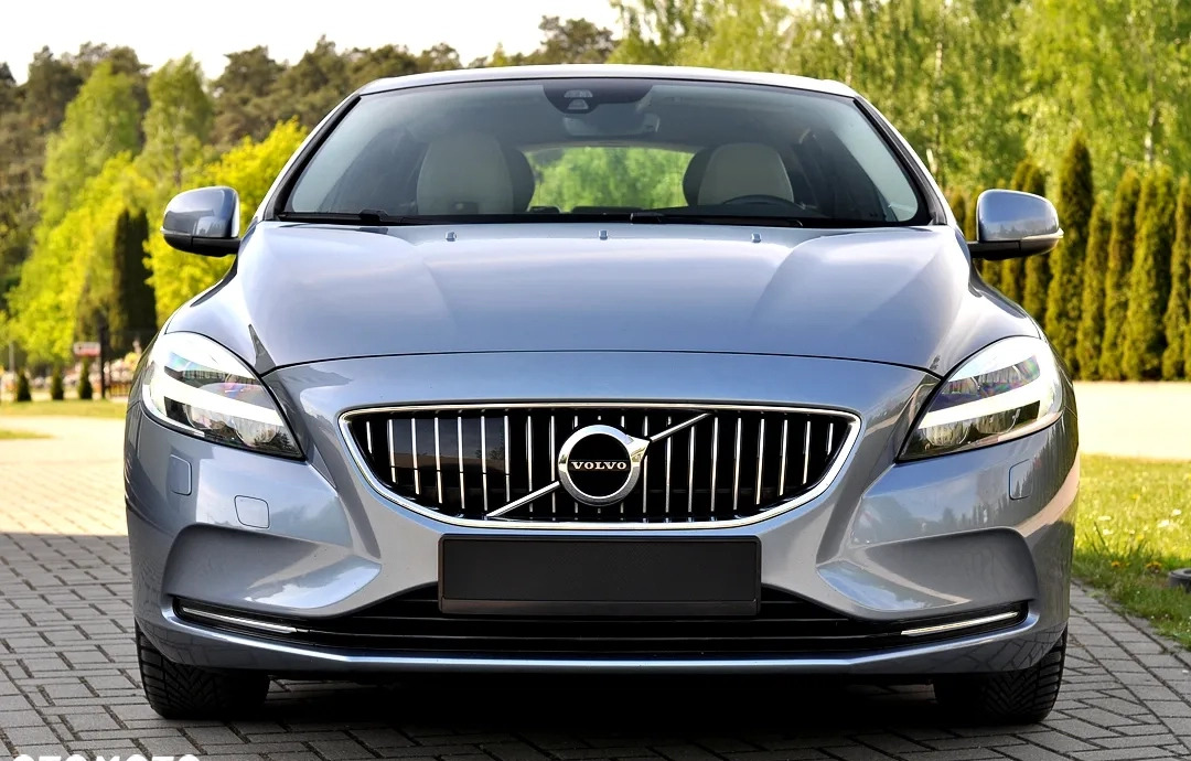 Volvo V40 cena 56900 przebieg: 189000, rok produkcji 2018 z Płock małe 704